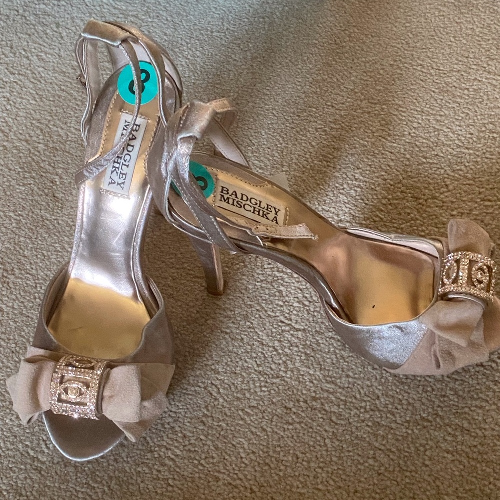 Badgley Mischka Women's rose gold Heels $35